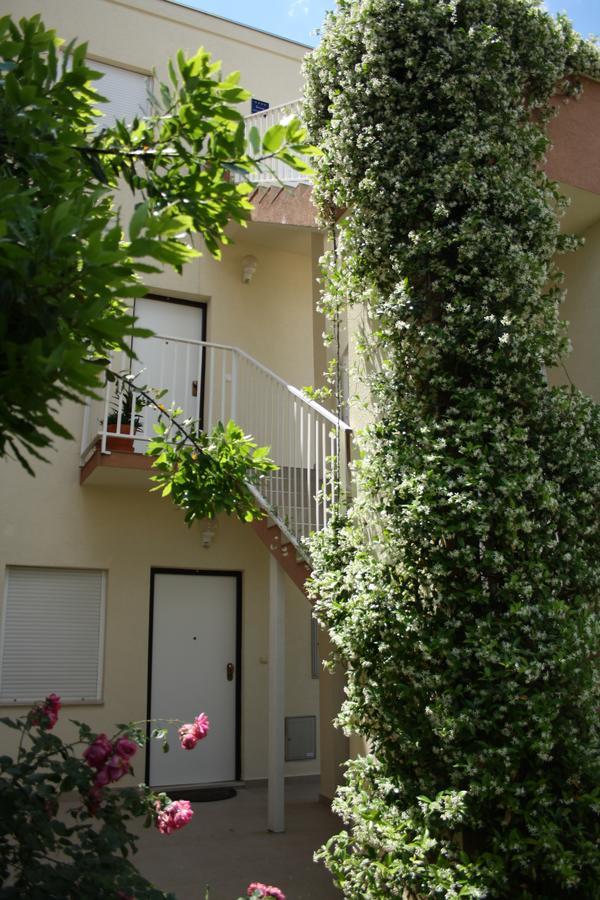 Apartment One Vision Split Buitenkant foto